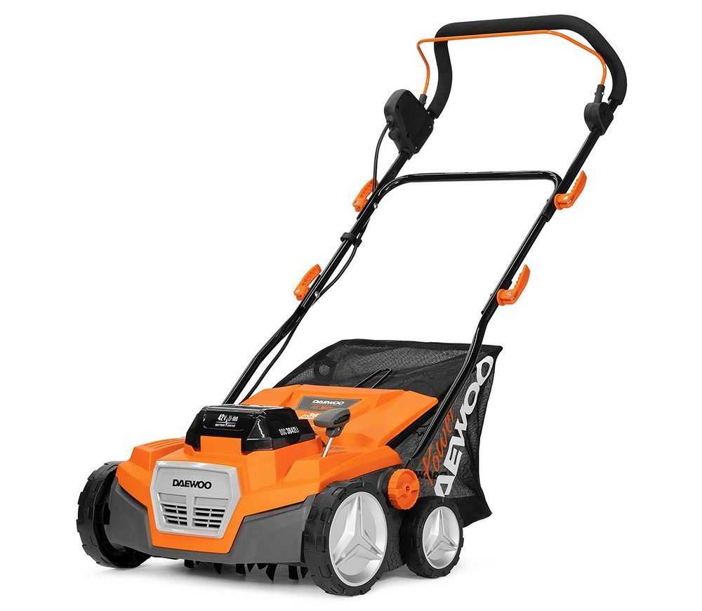 Scarificator și aerator cu acumulator DAEWOO DSC 3842Li Solo (2×21V, fără acumulatori, Motor Brushless, 38 cm, Coș 55L) [1]