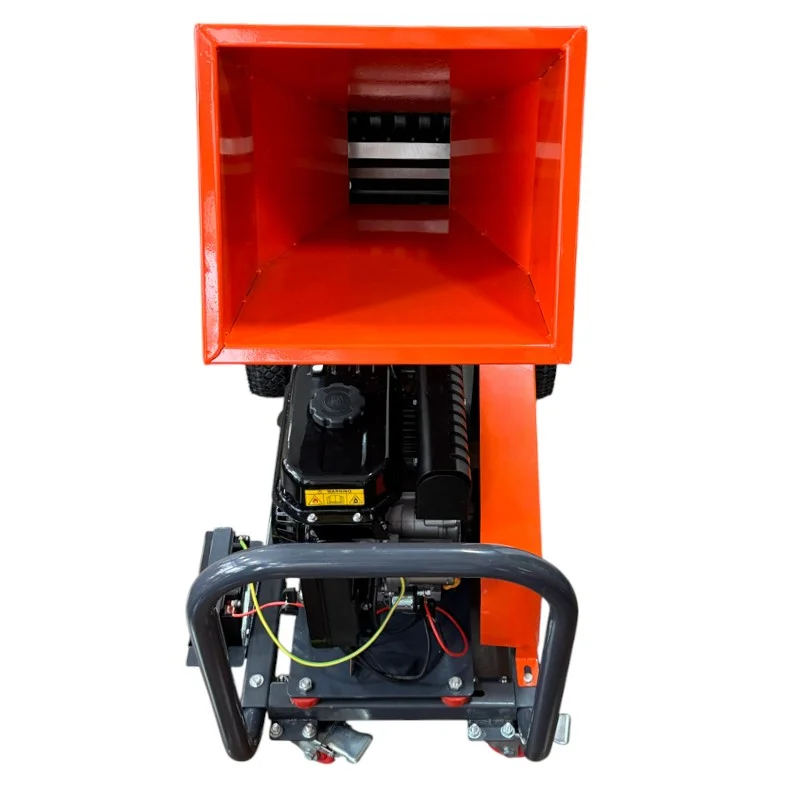 Tocător de crengi pe benzină Kronava KV-80BD – Pornire la cheie – Motor LONCIN 7.5 CP – Diametru maxim 80 mm – Putere și Mobilitate Totală [4]