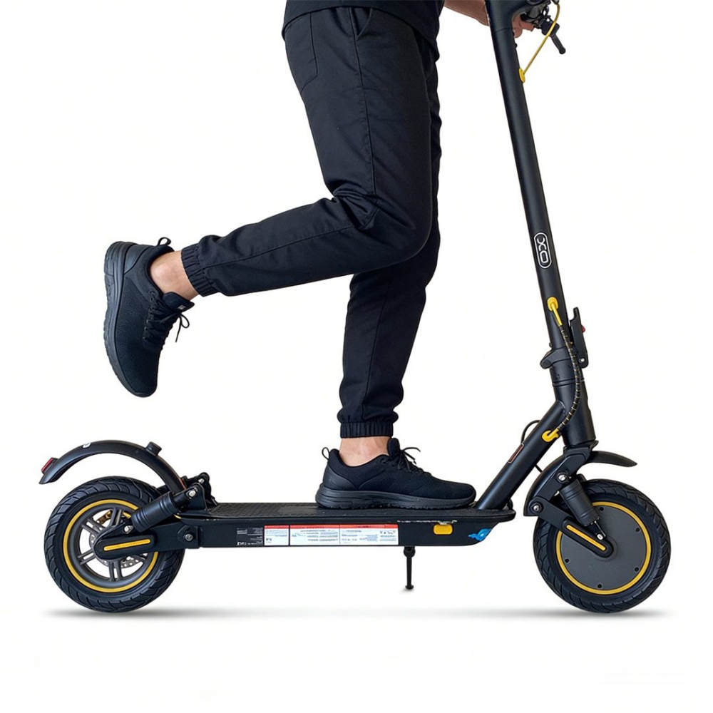 Trotinetă Electrică Pliabilă XO KM03 European Standard Adult Edition (350W, 36V, 10.4Ah) – Suspensie Dublă, Aplicație Tuya și Set Complet de Accesorii, Negru/Galben [2]