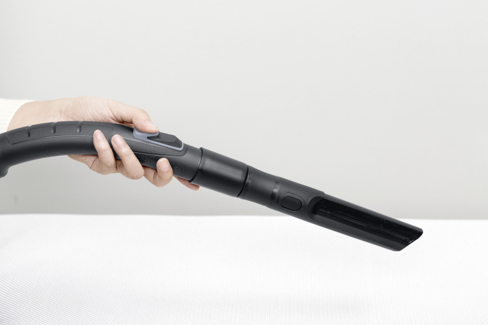 Aspirator Kärcher VC 2 – 700 W, sac 2,8 L, rază 7,5 m – „tancul german” mic și indestructibil pentru apartament [4]