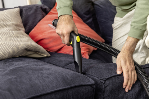 Aspirator cu spălare prin injecție-extracție Kärcher SE 4 Go!Further (1000W, Ediție Limitată Negru, 25% Plastic Reciclat, Multifuncțional 3-în-1) [4]