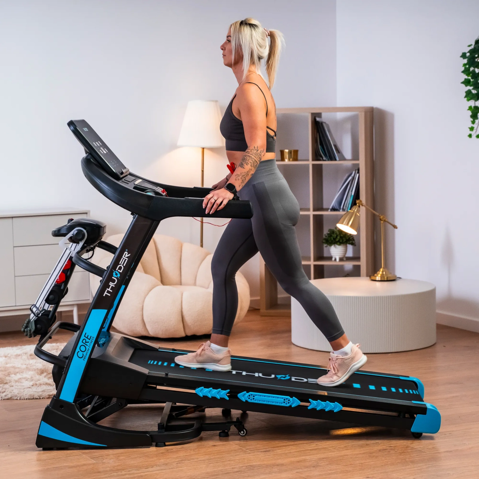 Banda de alergare electrică THUNDER CORE-DS-BLACK – Puternică și inteligentă pentru antrenamente cardio profesionale acasă! [2]