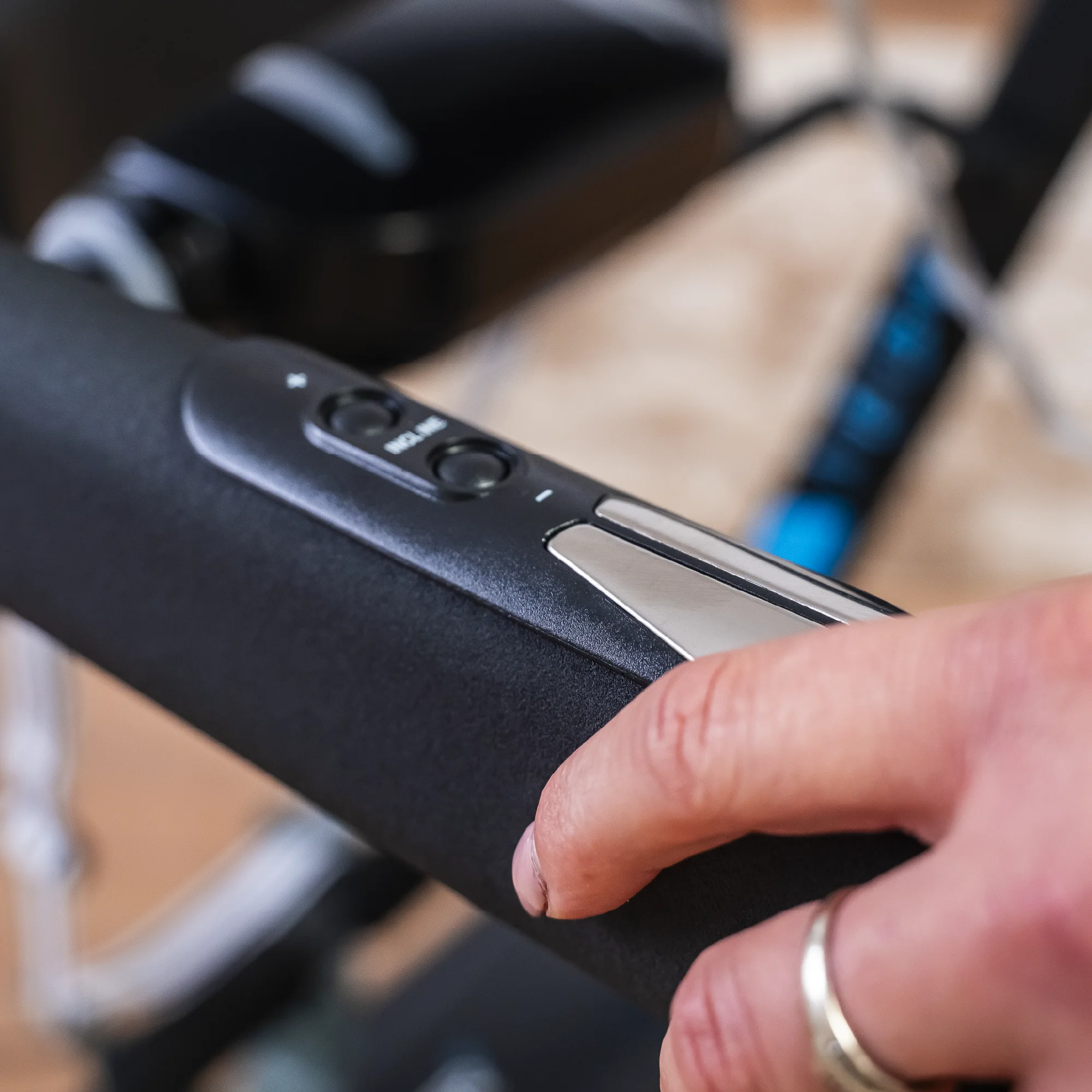 Banda de alergare electrică THUNDER ELITE-DS-BLACK – Performanță profesională și antrenamente intense acasă! [5]