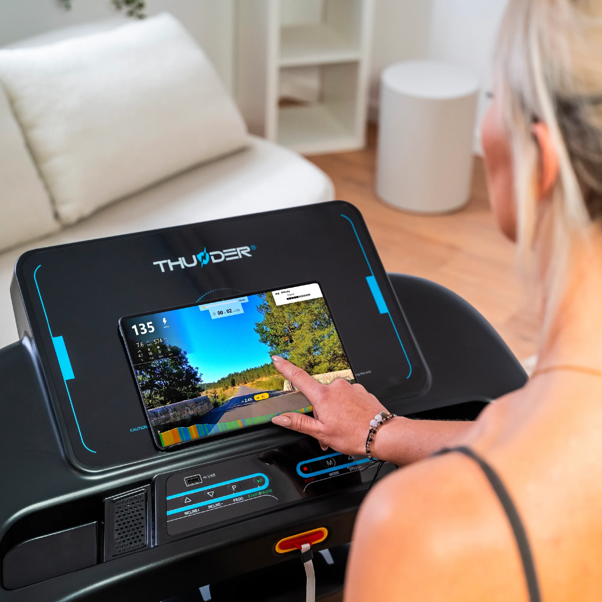 Banda de alergare electrică THUNDER ELITE-DS-BLACK – Performanță profesională și antrenamente intense acasă! [3]