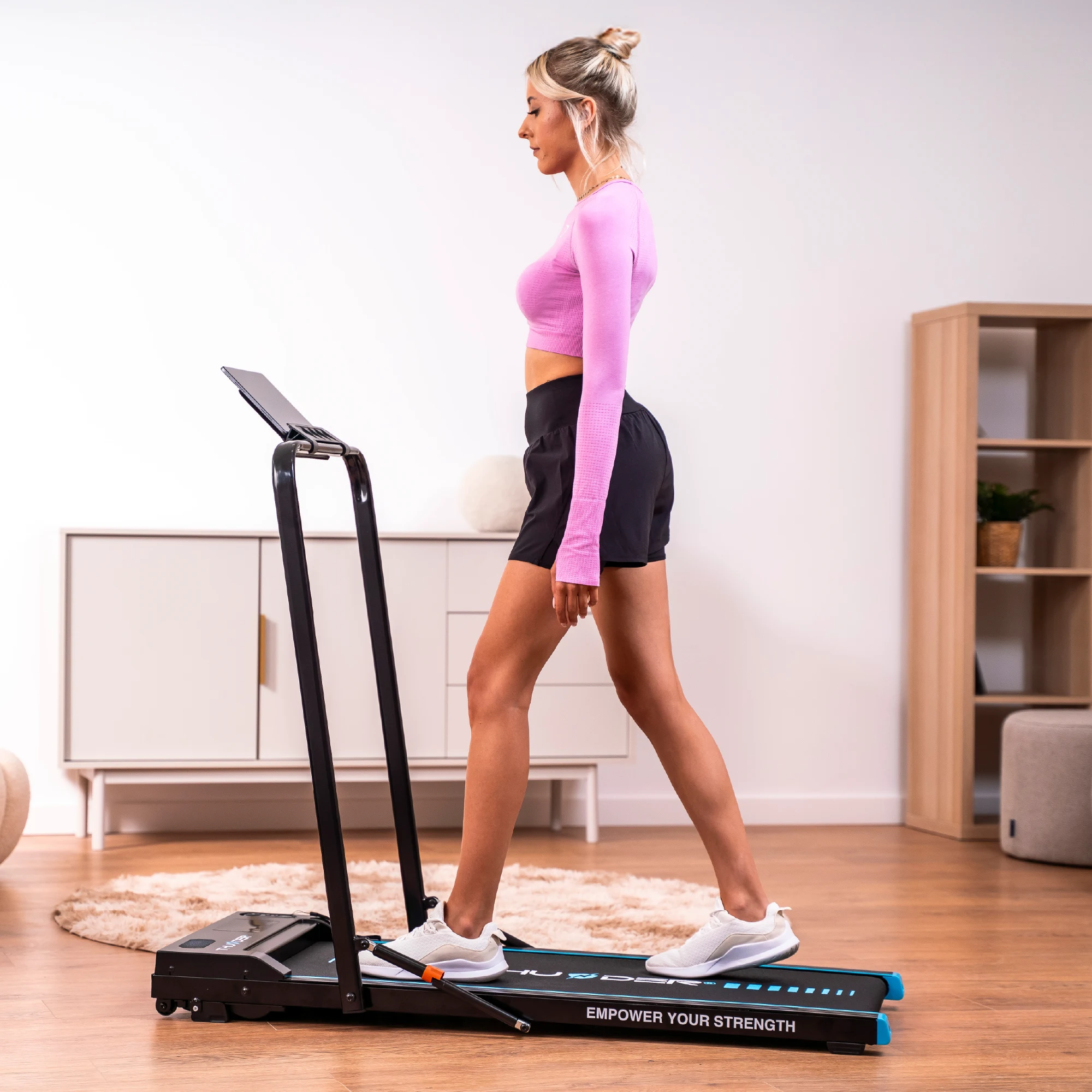 Banda de alergare electrică THUNDER VIVA-BLACK – Antrenamente ușoare și eficiente acasă, compactă și silențioasă! [1]