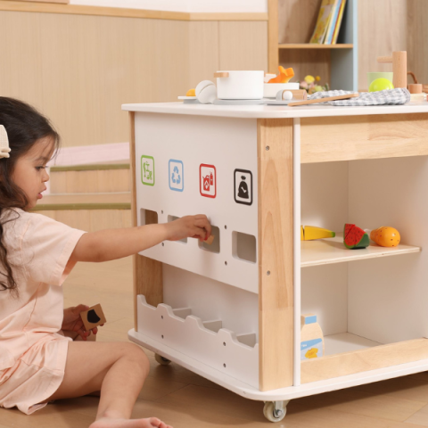Centru de joacă din lemn multifuncțional „Activități casnice” VIGA (80×56×65.2 cm, cu Mașină de Spălat, Bucătărie, Sortare Deșeuri și Accesorii) [8]