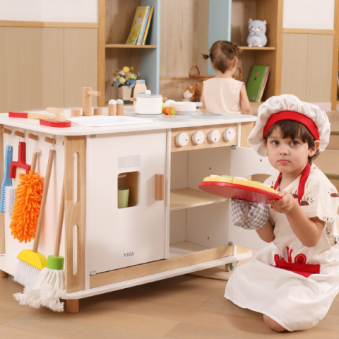 Centru de joacă din lemn multifuncțional „Activități casnice” VIGA (80×56×65.2 cm, cu Mașină de Spălat, Bucătărie, Sortare Deșeuri și Accesorii) [2]
