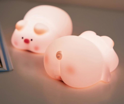 Lumină Pat Porc Roz din Silicon 1200mAh – Lumină LED pentru Cameră Copii OZ09 [1]