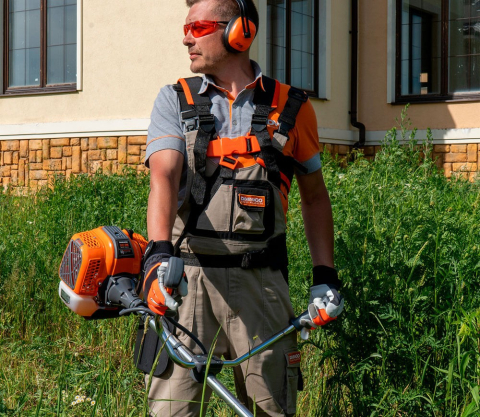 Motocoasă pe benzină DAEWOO DABC 520 (Motor 2 timpi, 51,8 cm³, 1,9 CP, Fir 42 cm, Disc 255 mm cu 40 dinți) [11]
