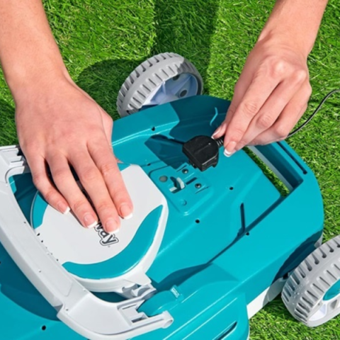 ROBOT ASPIRATOR PENTRU PISCINĂ BESTWAY AQUATRONIX G200 – CURĂȚARE AUTOMATĂ FĂRĂ EFORT [5]