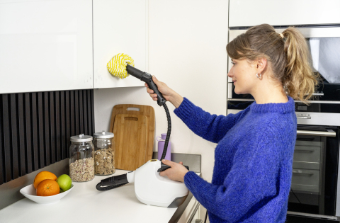 Aparat de curățat cu abur Kärcher SC 1 Multi Comfort – Curățenie portabilă și igienă maximă în doar 30 de secunde [3]