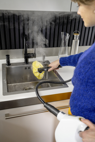 Aparat de curățat cu abur Kärcher SC 1 Multi Comfort – Curățenie portabilă și igienă maximă în doar 30 de secunde [4]