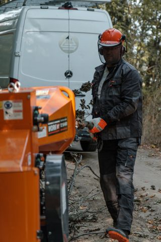 Tocător de crengi pe benzină TECHNOWORKER TC 15-140 B (15 CP, 420 cm³, Diametru 120-150 mm, Motor RATO 11 kW) [4]
