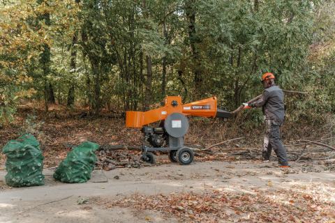 Tocător de crengi pe benzină TECHNOWORKER TC 15-140 B (15 CP, 420 cm³, Diametru 120-150 mm, Motor RATO 11 kW) [8]