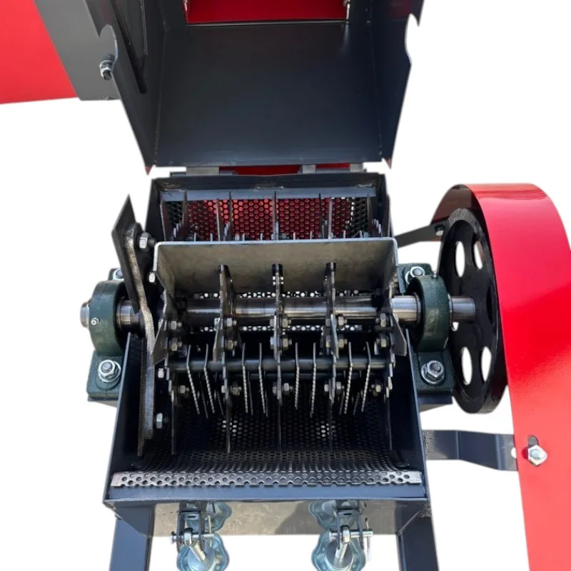 Tocător de furaje și cereale Demetra DM-400-30PRO 4 kW – putere maximă și productivitate profesională [1]