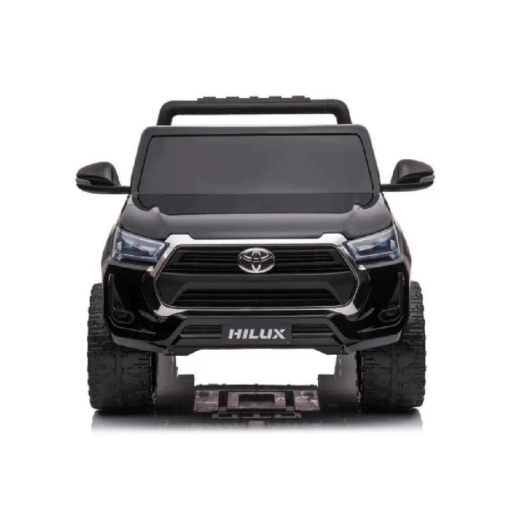 Toyota Hilux (чёрный) [3]