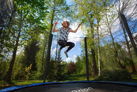 Trambulina de gradina pentru copii, Jumi, 244 cm (8Ft), cu plasa de protectie exterioara, Negru/albastru [8]