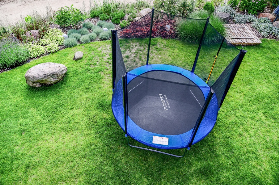 Батут FunFit 841 252 см – уличный батут для всей семьи [3]