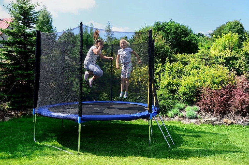 Батут FunFit 841 252 см – уличный батут для всей семьи [1]