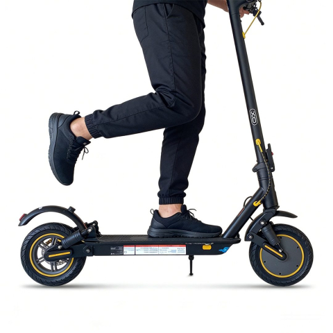 Trotinetă Electrică Pliabilă XO KM03 European Standard Adult Edition (350W, 36V, 10.4Ah) – Suspensie Dublă, Aplicație Tuya și Set Complet de Accesorii, Negru/Galben [1]