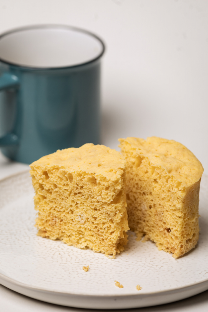 Amestec de făină pentru prăjitură în cană cu aromă de cocos, cu conținut redus de carbohidrați 52 g [3]