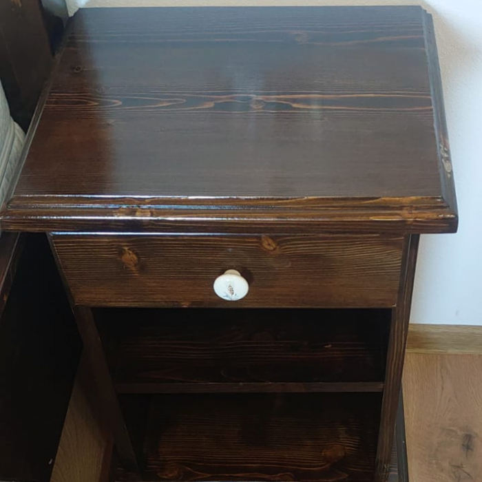 noptiera din lemn [3]