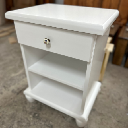 noptiera din lemn [3]