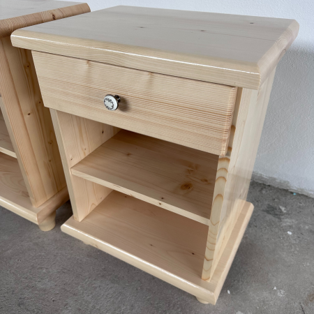 noptiera din lemn [1]