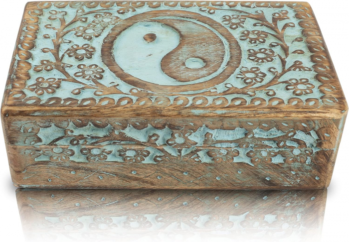 Cutie ornamentala sculptata in lemn maro,  20 x 12 x 6 cm urme albastra Yng si Yang [1]