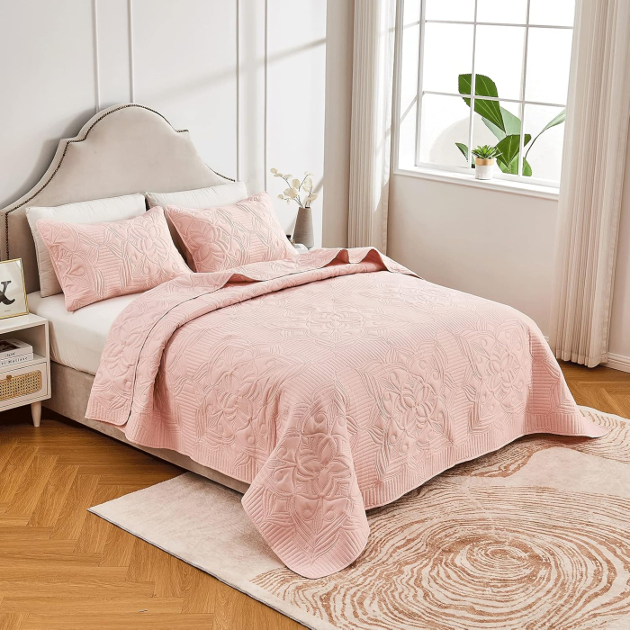 Cuvertura de pat 220x200 cm cu 2 fete perini 50x50, model floral roz [2]