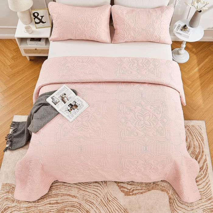 Cuvertura de pat 220x200 cm cu 2 fete perini 50x50, model floral roz [3]