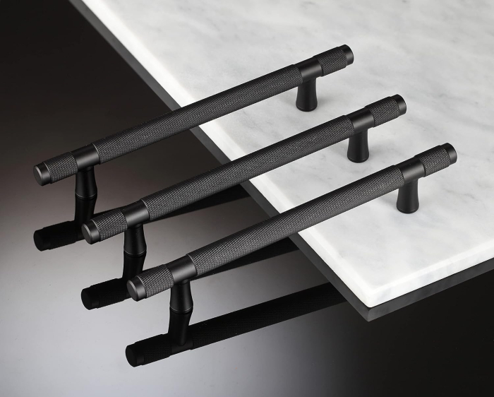 Maner negru rotund din zinc, lungime 192 mm intre gauri, 10 bucati [5]