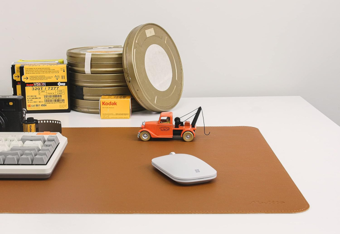 Mouse pad 92x43 cm maro din piele artificiala, impermeabil, moale [4]