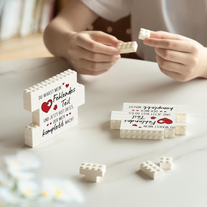 Puzzle usor si distractiv cu 2 fete din 34 elemente de constructie, 13x11x1.6 cm [4]