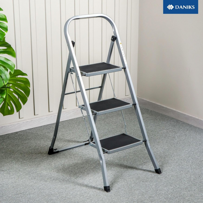 Scară din otel inoxidabil, pliabilă 3 trepte anti-alunecare,cu balustradă, max 150 kg , argintie [3]