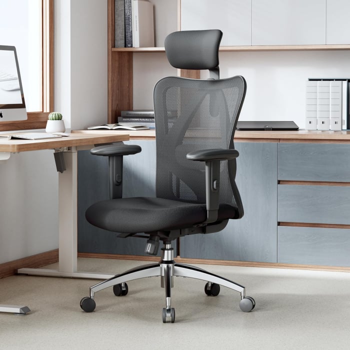Scaun de birou ergonomic cu suport lombar reglabil si tetiera, cu perna elastica respirabila, 136 kg, negru-resigilat [2]