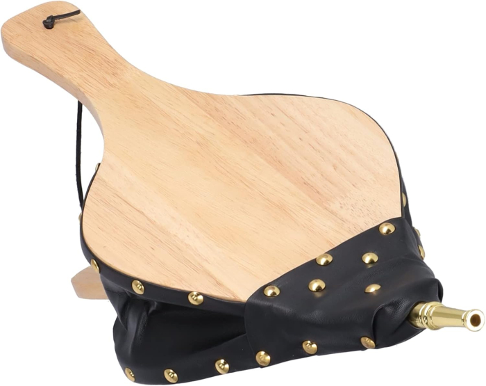 Suflanta din lemn cu burduf pentru intretinerea focului [8]