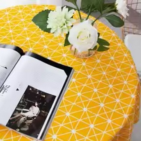 Fata de masa rotunda galbena cu forme geometrice 120 cm [1]