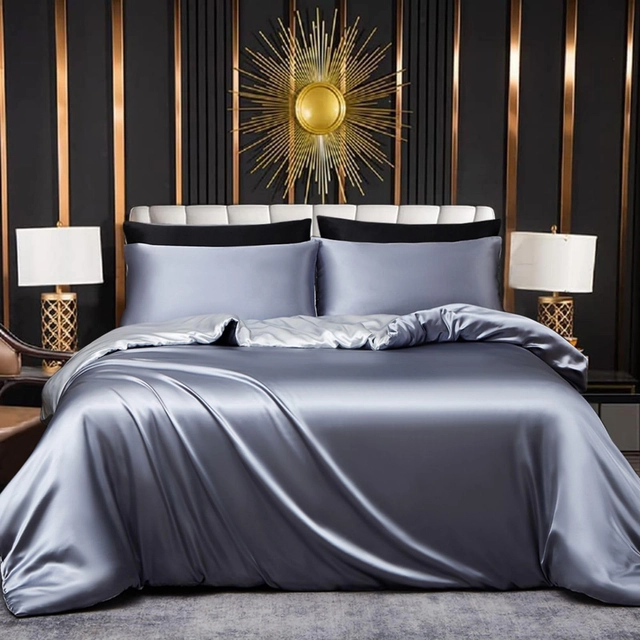 Lenjerie de pat din satin gri si alb, husa pilota 200x200 cm, 2 fete perini 65x65 cm [1]