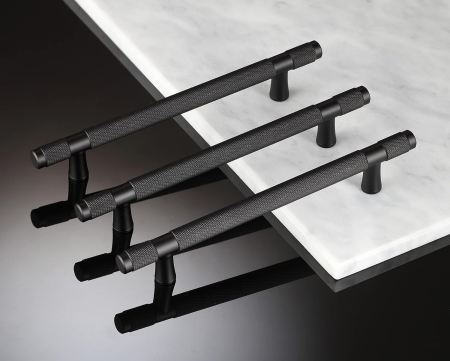 Maner negru rotund din zinc, lungime 192 mm intre gauri, 10 bucati [4]