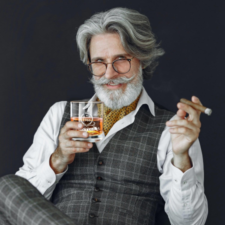 Pahar decolectie pentru  whisky inscriptionat 1966 in cutie de lemn pentru cadou [4]