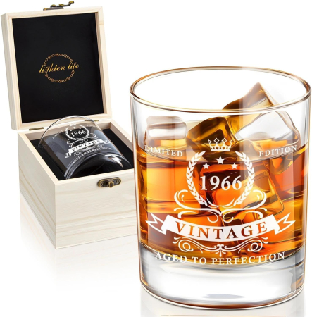 Paie si decoratiuni cocktail - Pahar decolectie pentru  whisky inscriptionat 1966 in cutie de lemn pentru cadou