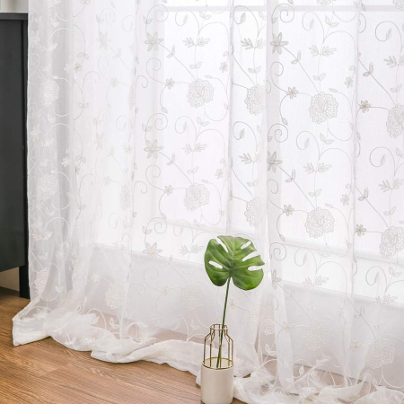 perdele su draperii - Perdele semi transparente albe cu model 140*225 set 2 bucati