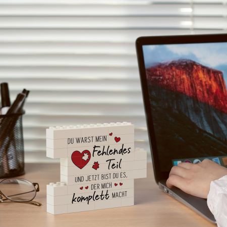 Puzzle usor si distractiv cu 2 fete din 34 elemente de constructie, 13x11x1.6 cm [4]