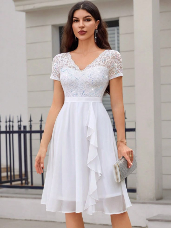 ROCHII - Rochie eleganta de vara,lungime peste genunchi, decolteu in V, fermoar ascuns pe spate, S alba