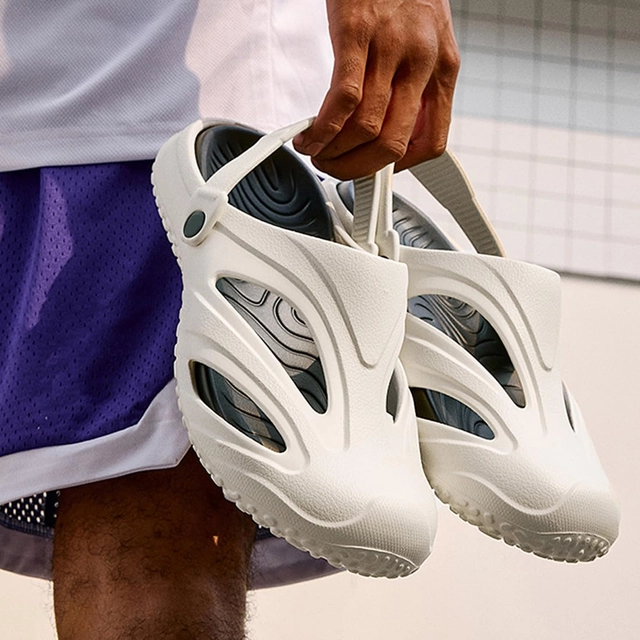 Saboti lejeri cu talpa ortopedica negru/alb 42/43 EU [3]