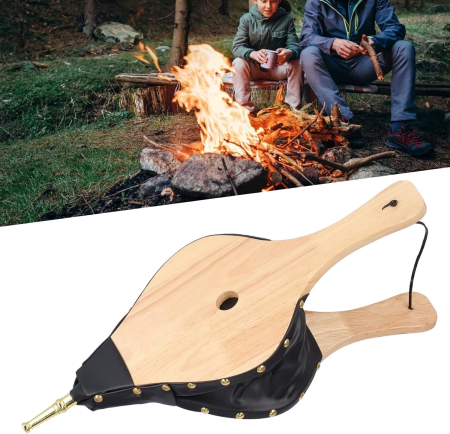 Suflanta din lemn cu burduf pentru intretinerea focului [1]