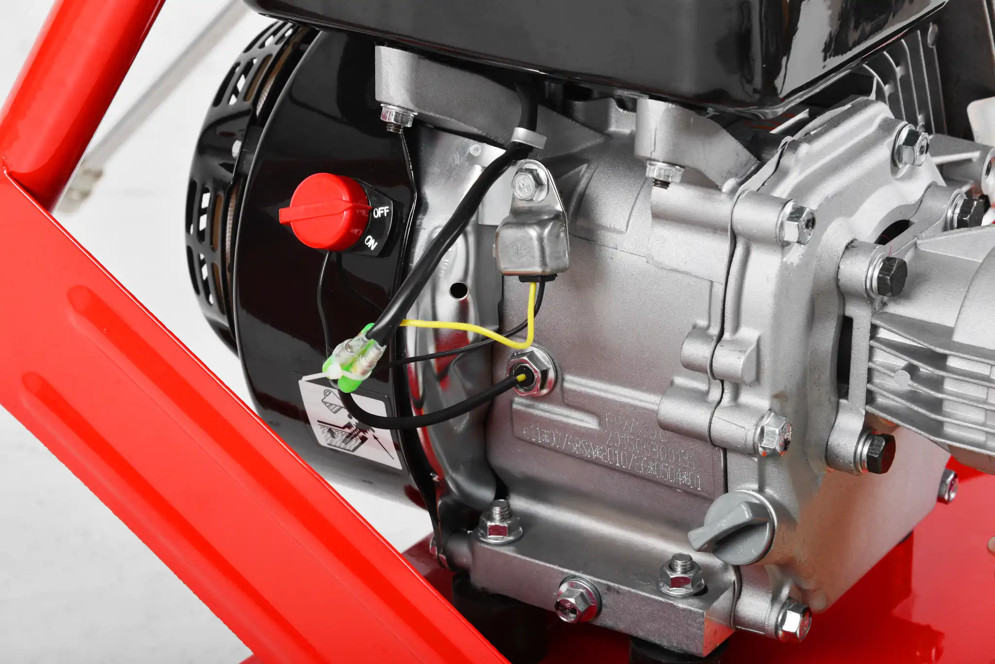 Aparat de spalat cu presiune pe benzina,  207 bar, 681 l/h, motor 4 timpi, HECHT3231 [6]