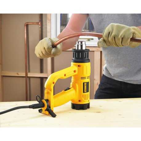Pistol cu aer cald 1800 W DeWalt, debit aer 450 l/min,  temperatura maxima 600°C, include doua duze,  D26411 [4]