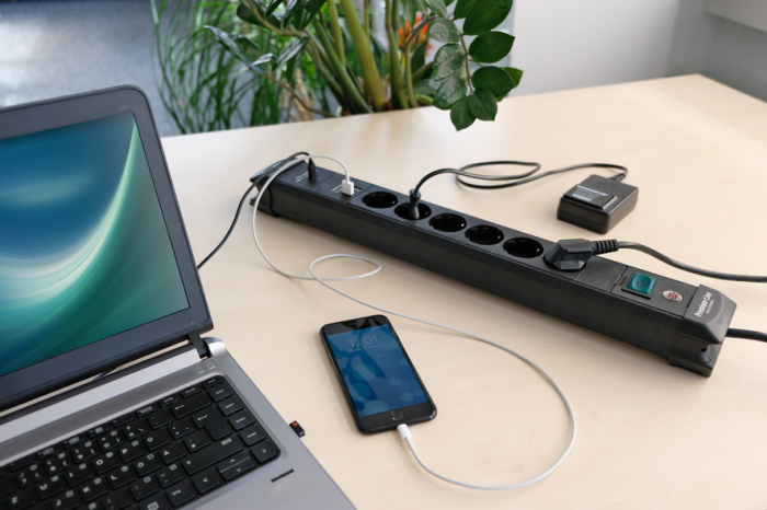 Prelungitor Brennenstuhl cu protectie Premium-Line, 6 prize si 2 usb-uri, USB-C, 3m [4]